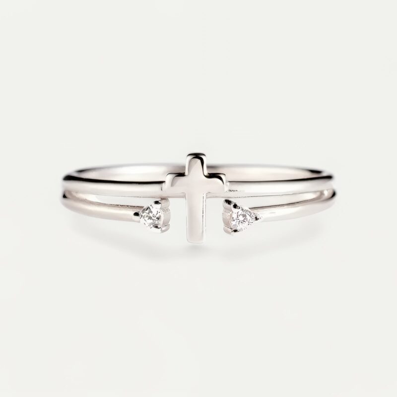 Bague croix argentée sertie de cristaux