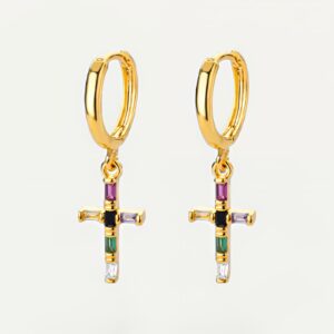 Boucles d'oreilles croix serties de cristaux arc-en-ciel