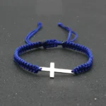 Bracelet tressé bleu avec croix en acier inoxydable