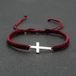 Bracelet tressé vin rouge avec croix en acier inoxydable