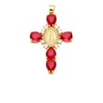 Pendentif croix vierge Marie en métal doré agrémenté de pierres de couleur rouge